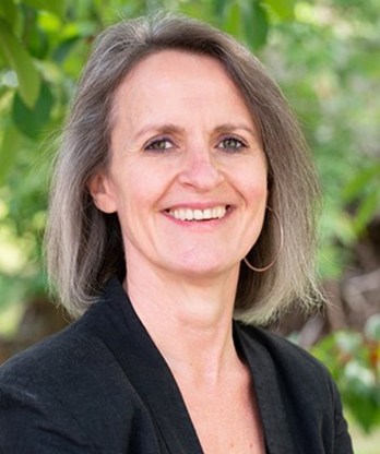 Dra. Tracey Jones